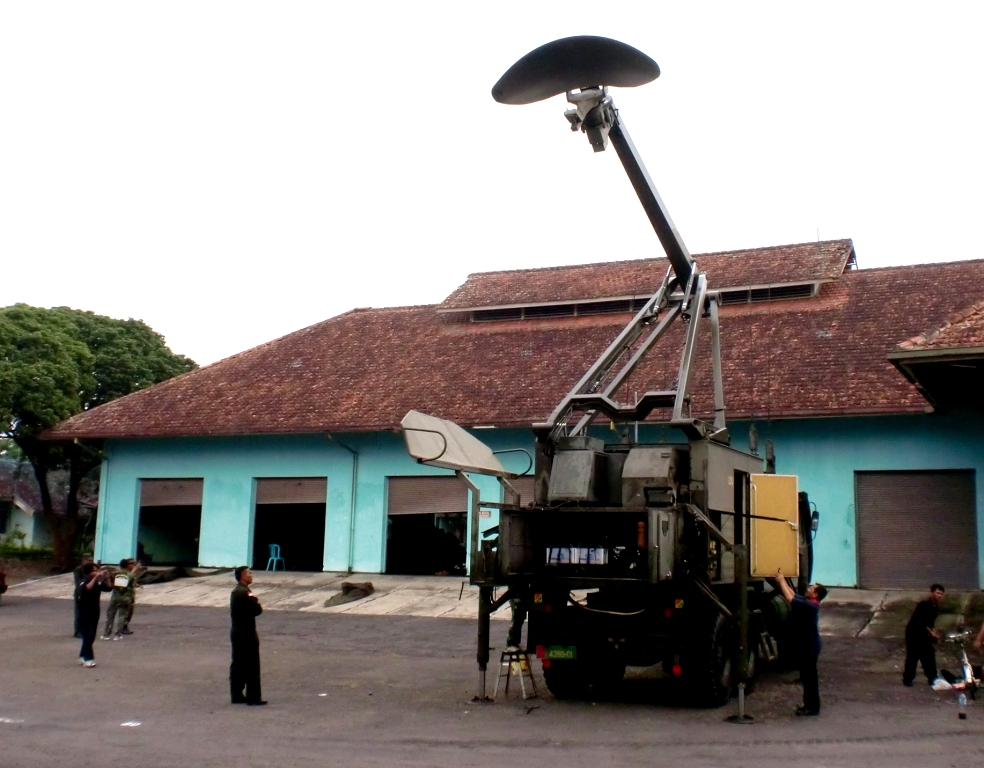 Indonesian Army Giraffe Radar maintenance at Artillery Anti Aircraft Battalion by M-3's engineer at Malang East Java, in year 2012